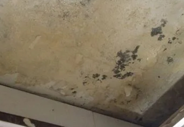 硚口阳台漏水维修公司分享下硚口卫生间渗水维修需要注意哪些问题。